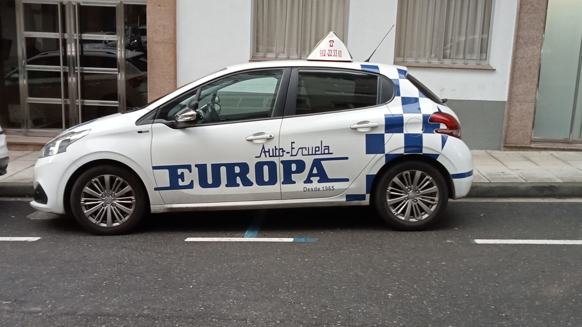 europa-autoescuela-slide-03
